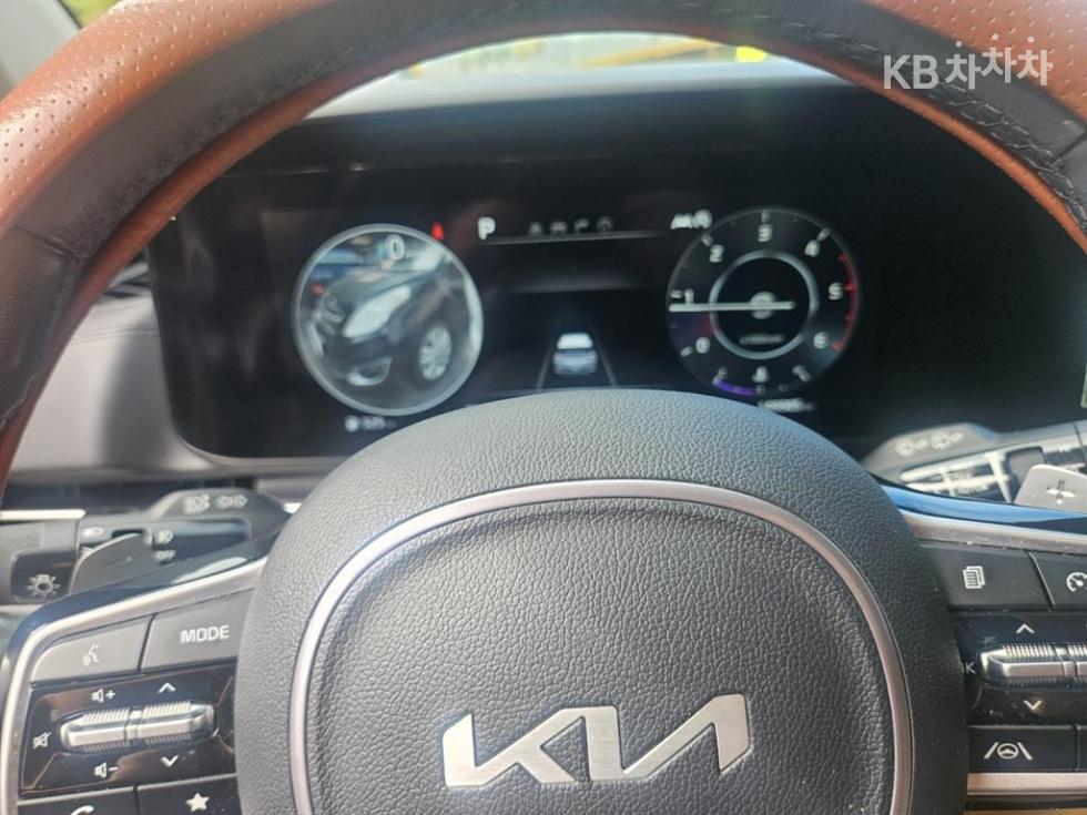 Kia Carnival — miniaturë 11