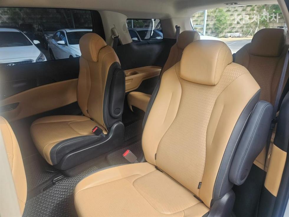 Kia Carnival — miniaturë 13