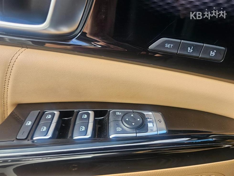 Kia Carnival — miniaturë 14
