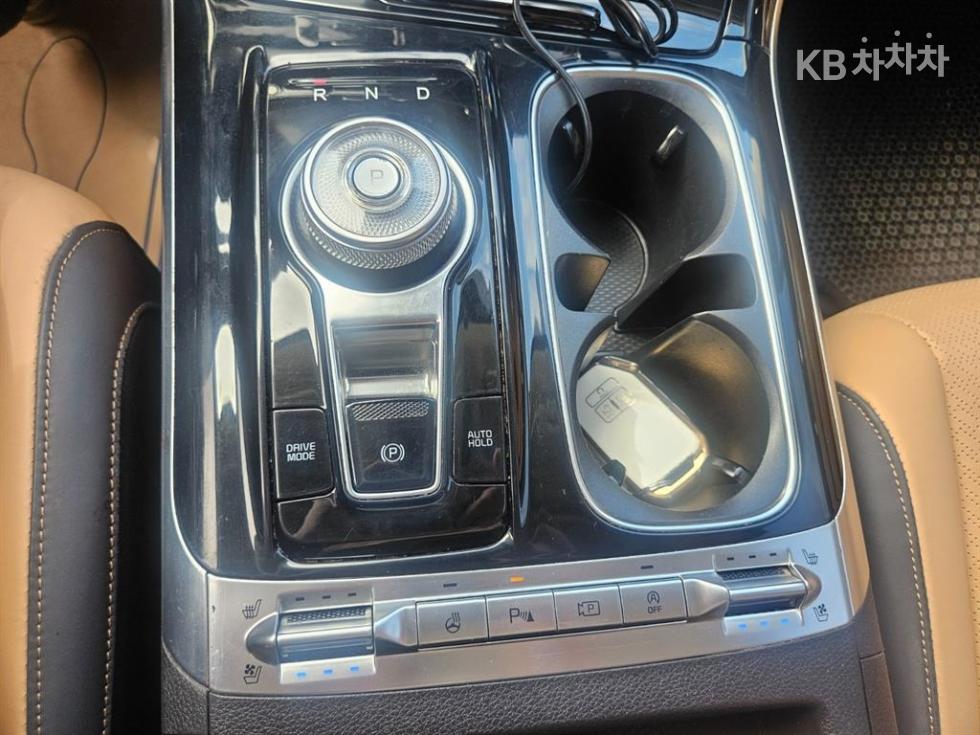 Kia Carnival — miniaturë 16