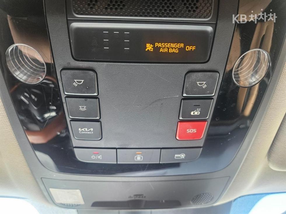 Kia Carnival — miniaturë 17