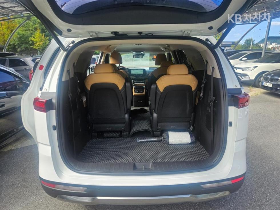 Kia Carnival — miniaturë 18