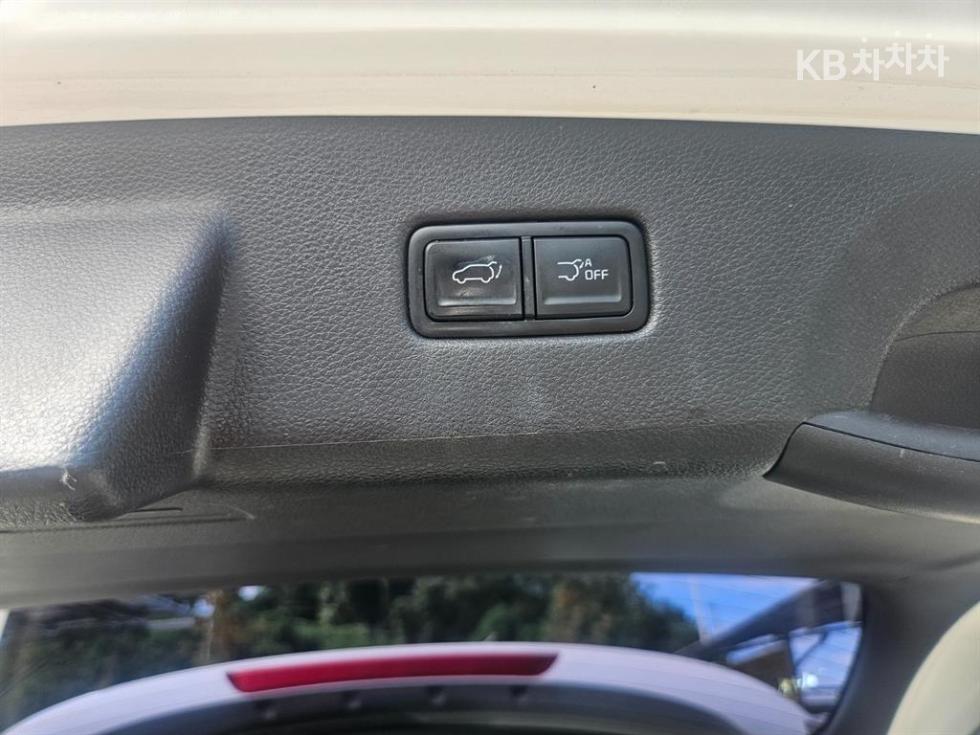 Kia Carnival — miniaturë 19
