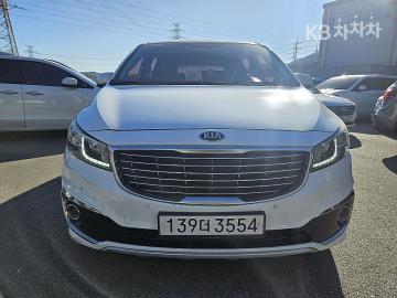 Kia Carnival 9인승 2.2 디젤 럭셔리 — foto 1