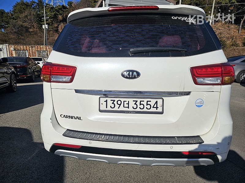 Kia Carnival — miniaturë 4