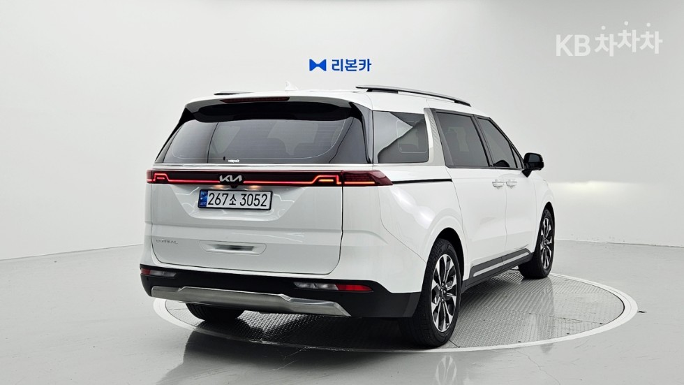 Kia Carnival — miniaturë 4