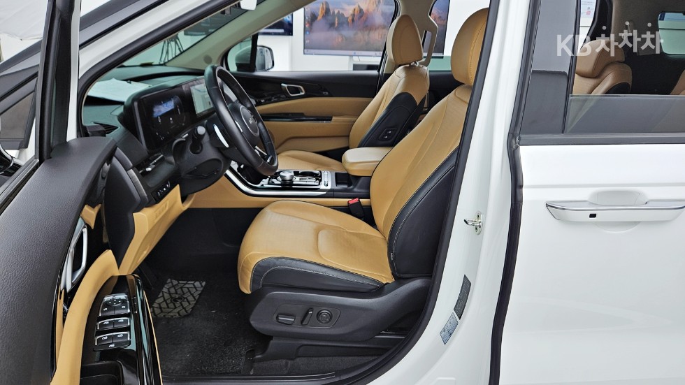 Kia Carnival — miniaturë 20
