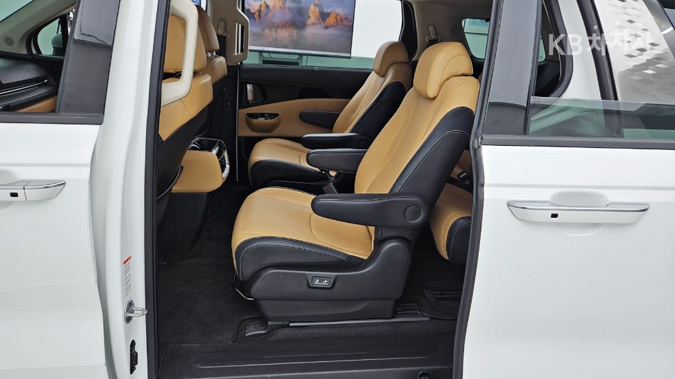 Kia Carnival — miniaturë 22