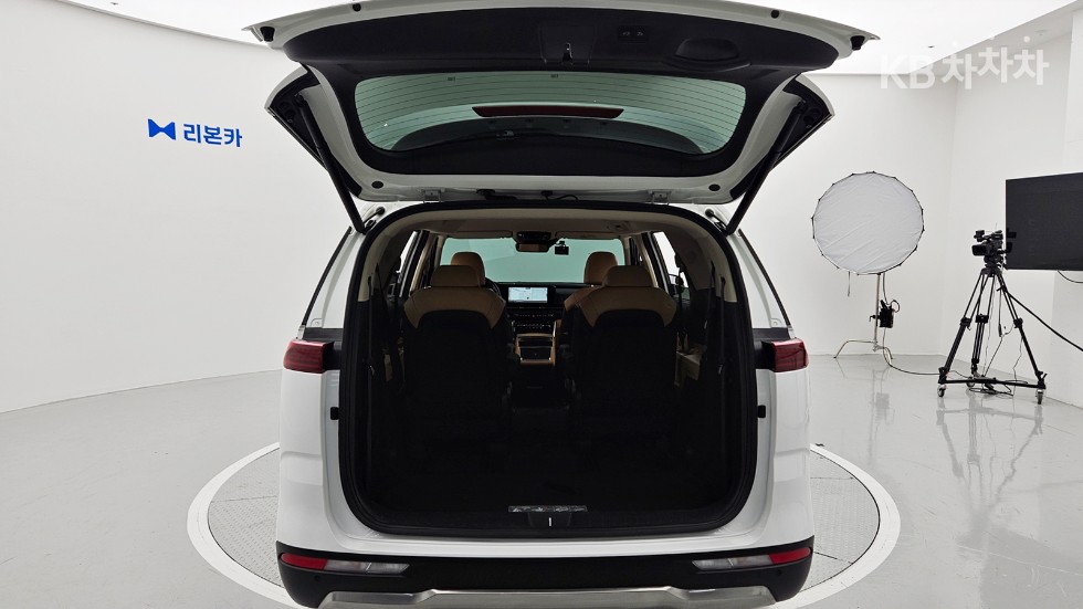 Kia Carnival — miniaturë 7