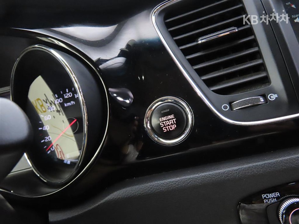 Kia Carnival — miniaturë 10
