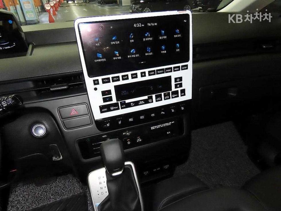 Hyundai Staria — miniaturë 11