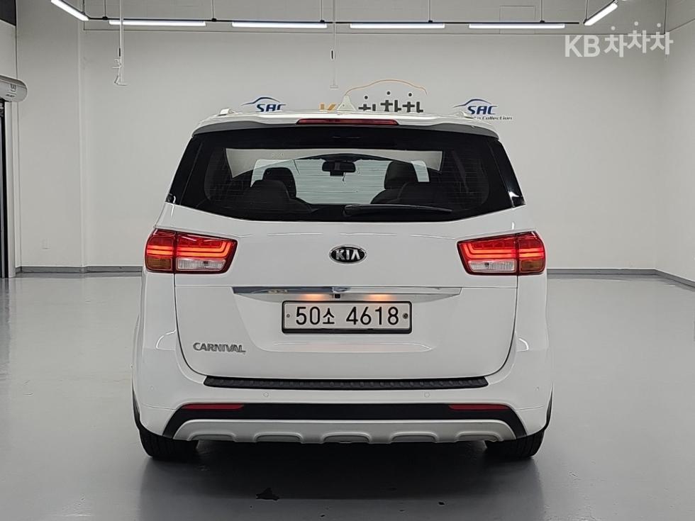 Kia Carnival — miniaturë 3