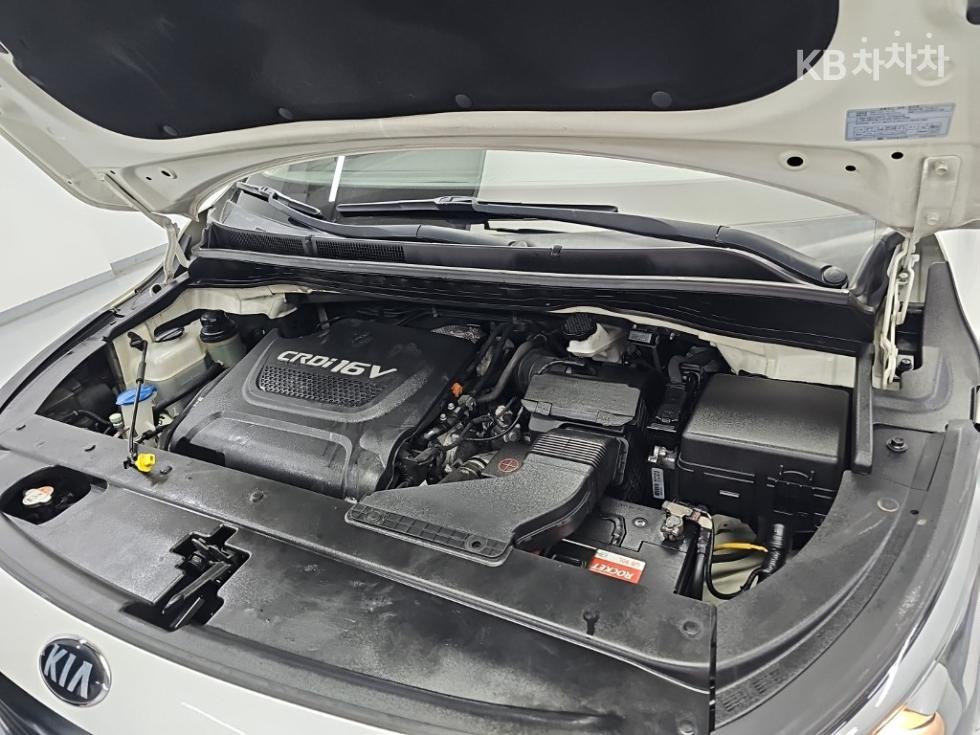 Kia Carnival — miniaturë 5