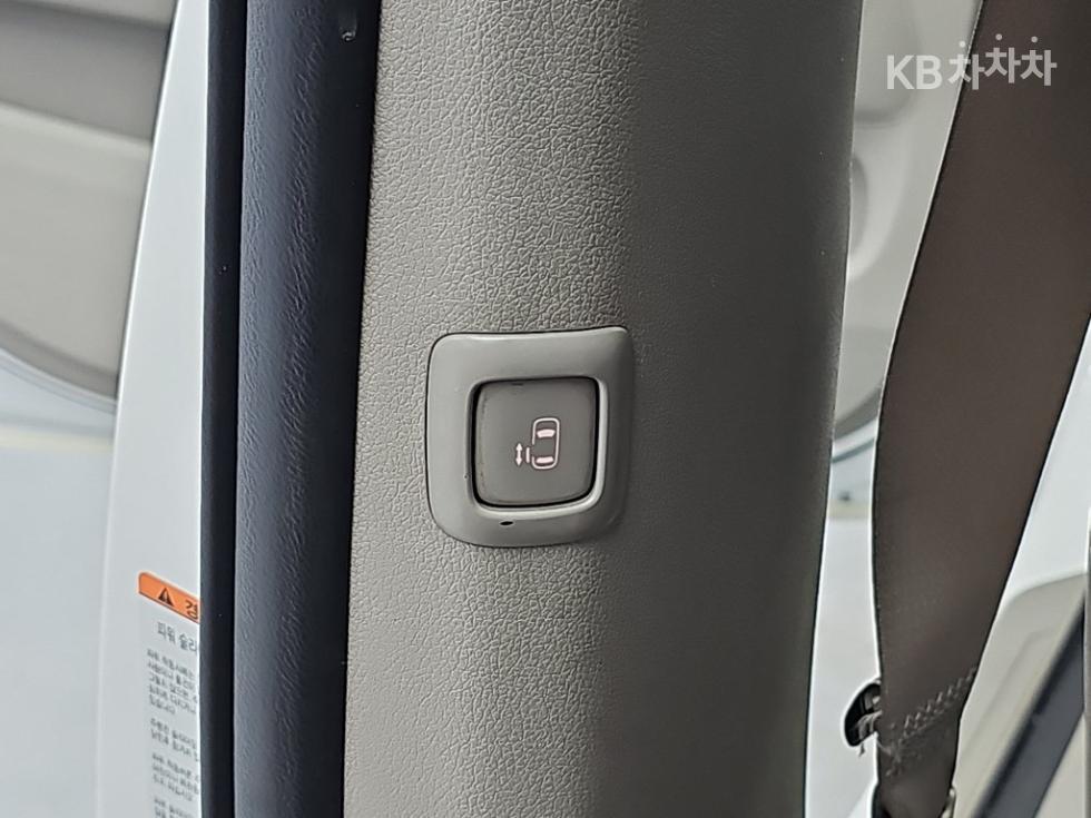 Kia Carnival — miniaturë 14