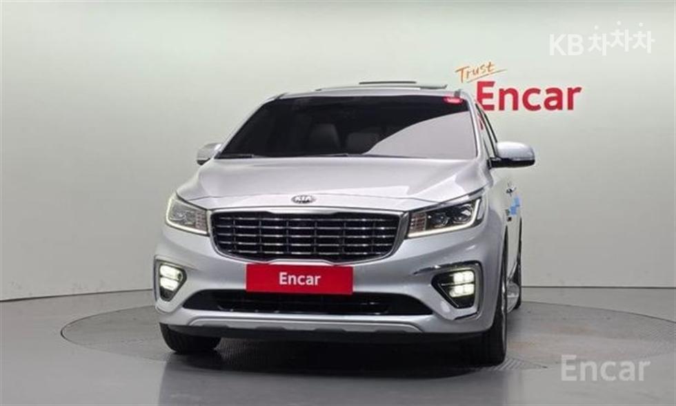 Kia Carnival — miniaturë 3