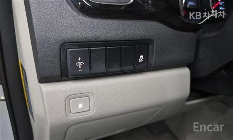Kia Carnival — miniaturë 14