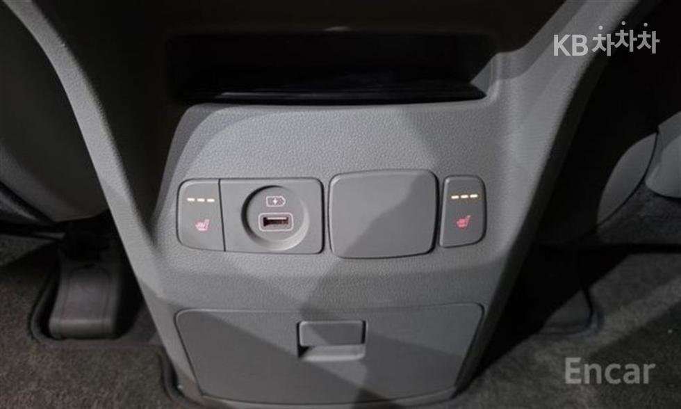 Kia Carnival — miniaturë 16