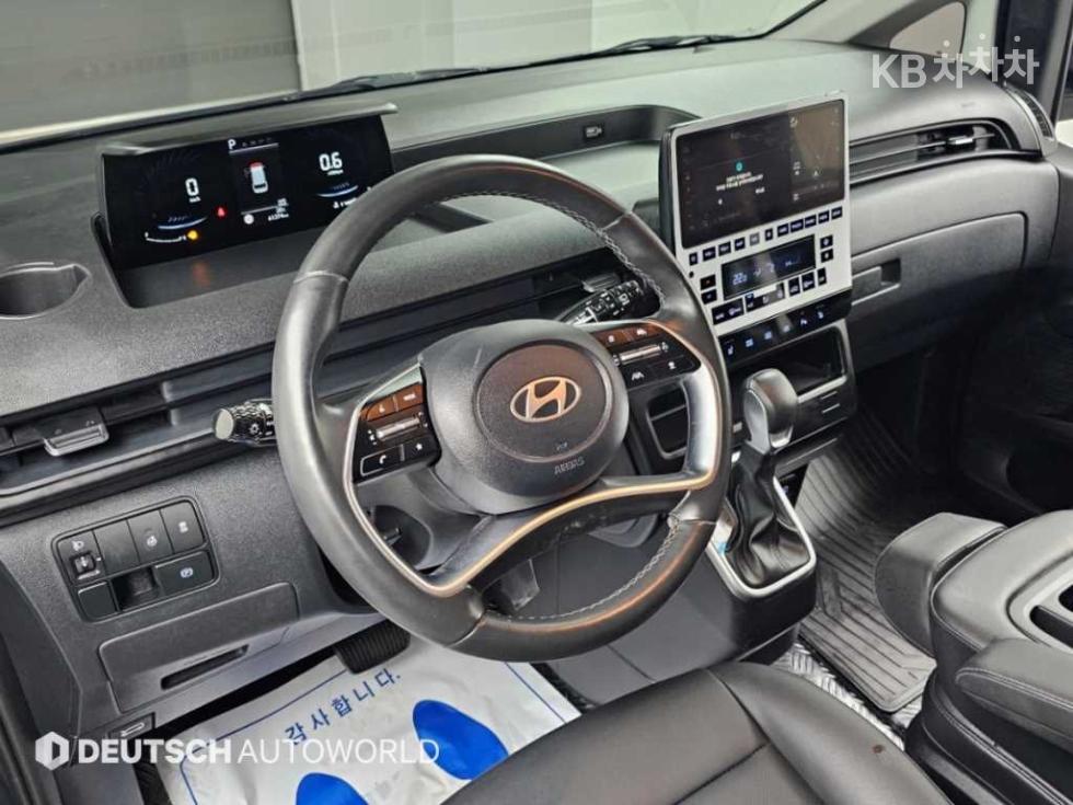 Hyundai Staria — miniaturë 13