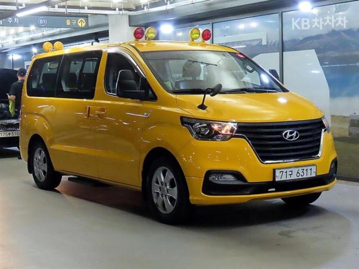 Hyundai Starex LPi 어린이버스 15인승 — foto 1