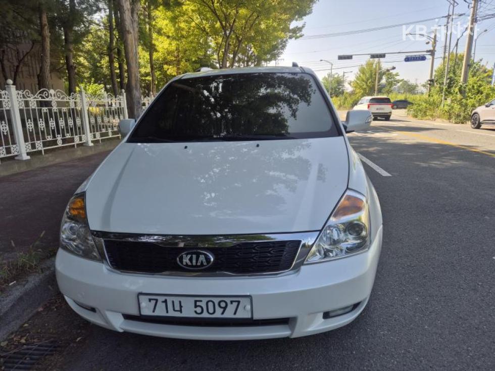 Kia Carnival — miniaturë 2