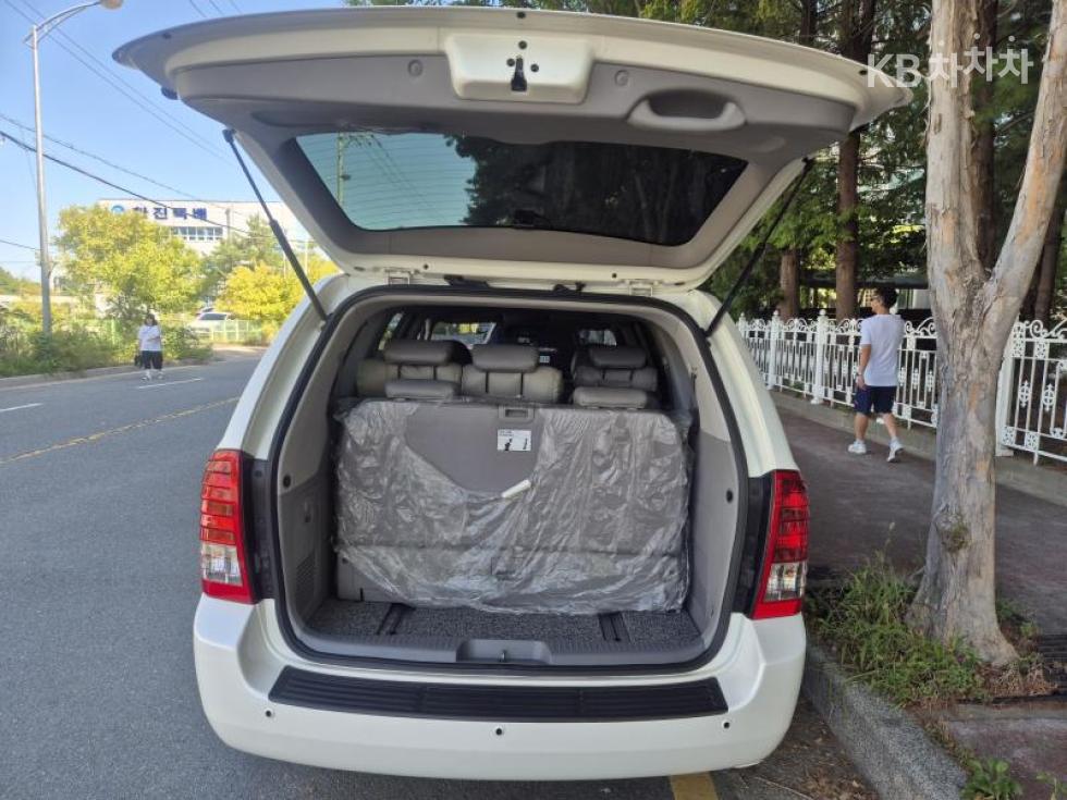 Kia Carnival — miniaturë 6