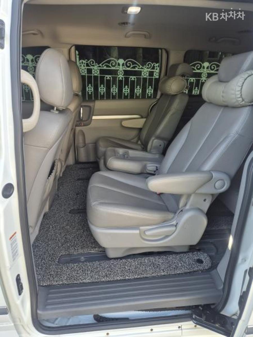 Kia Carnival — miniaturë 7