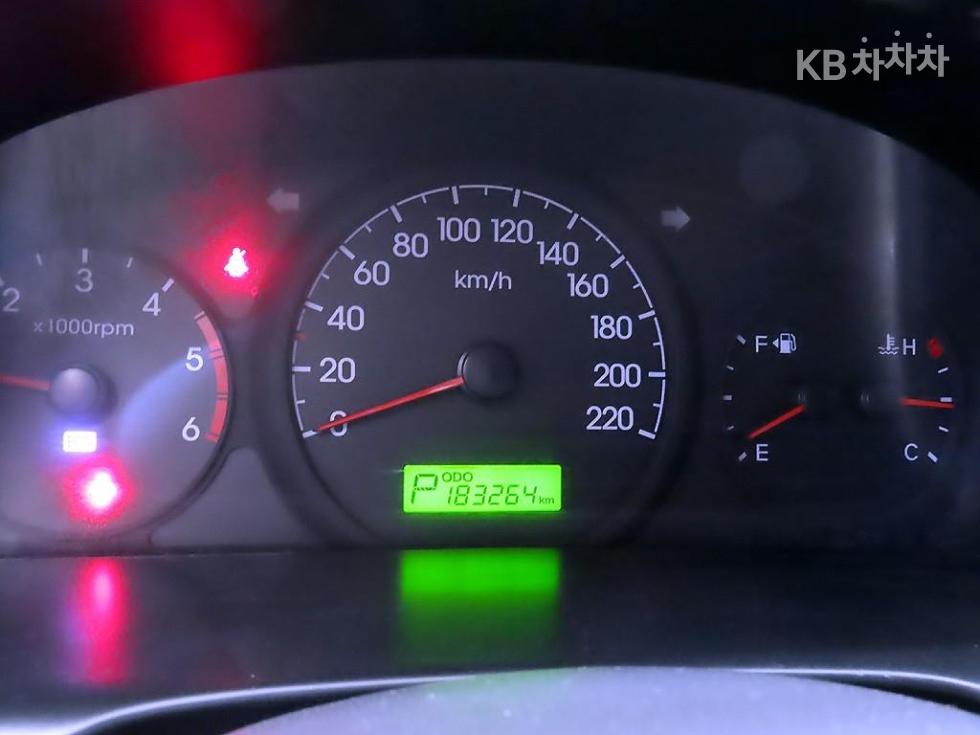 Hyundai Starex — miniaturë 9
