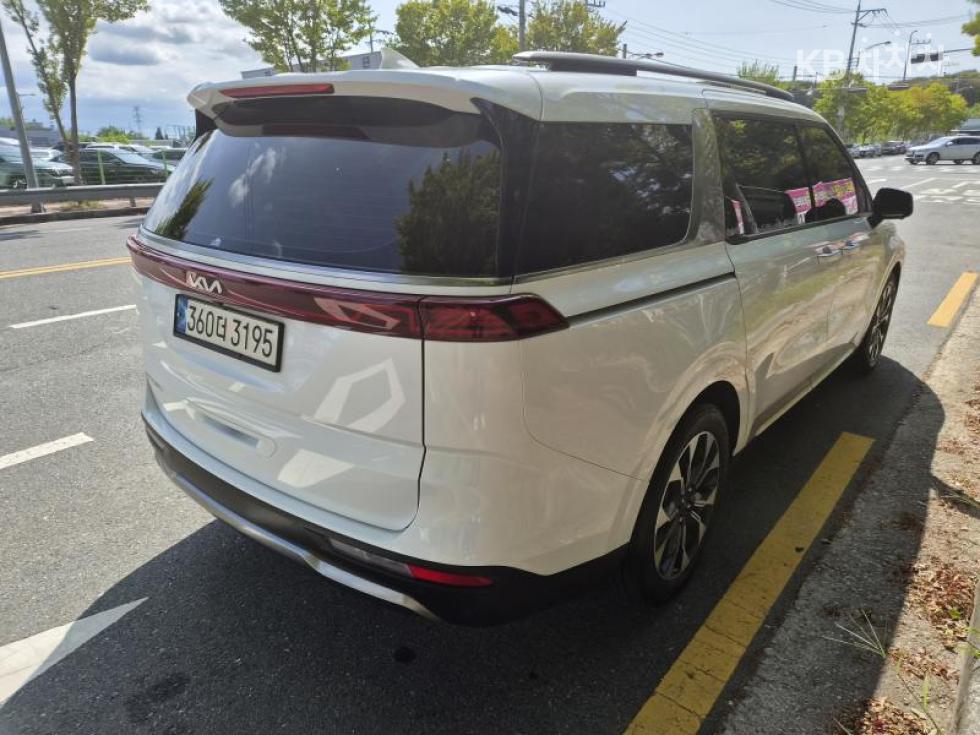 Kia Carnival — miniaturë 2
