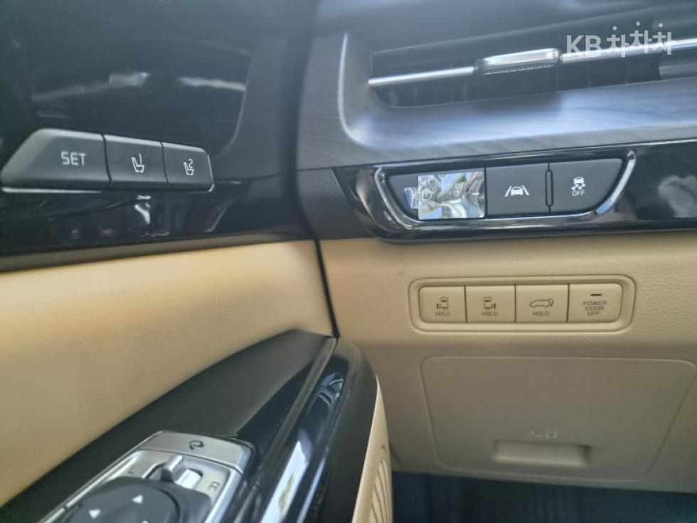 Kia Carnival — miniaturë 13