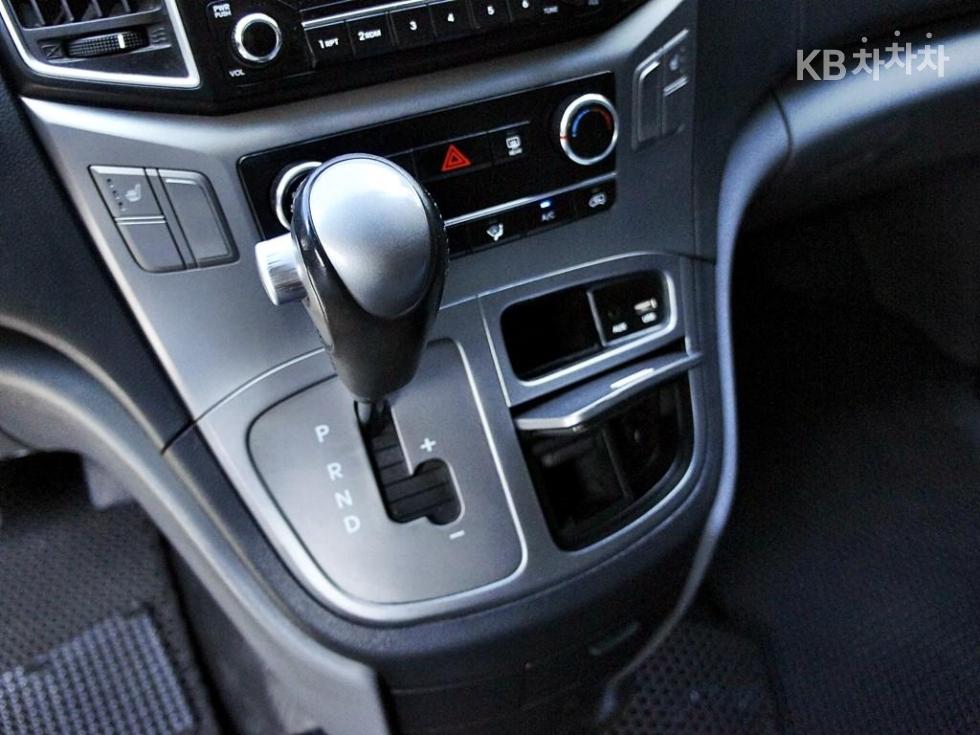 Hyundai Starex — miniaturë 10