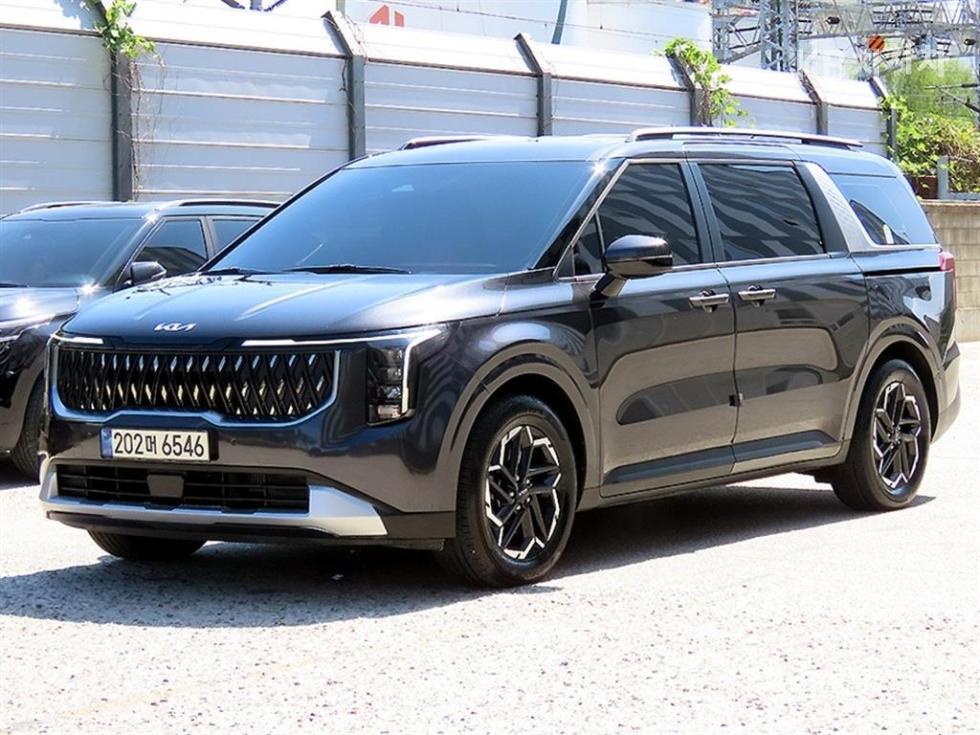 Kia Carnival — miniaturë 2