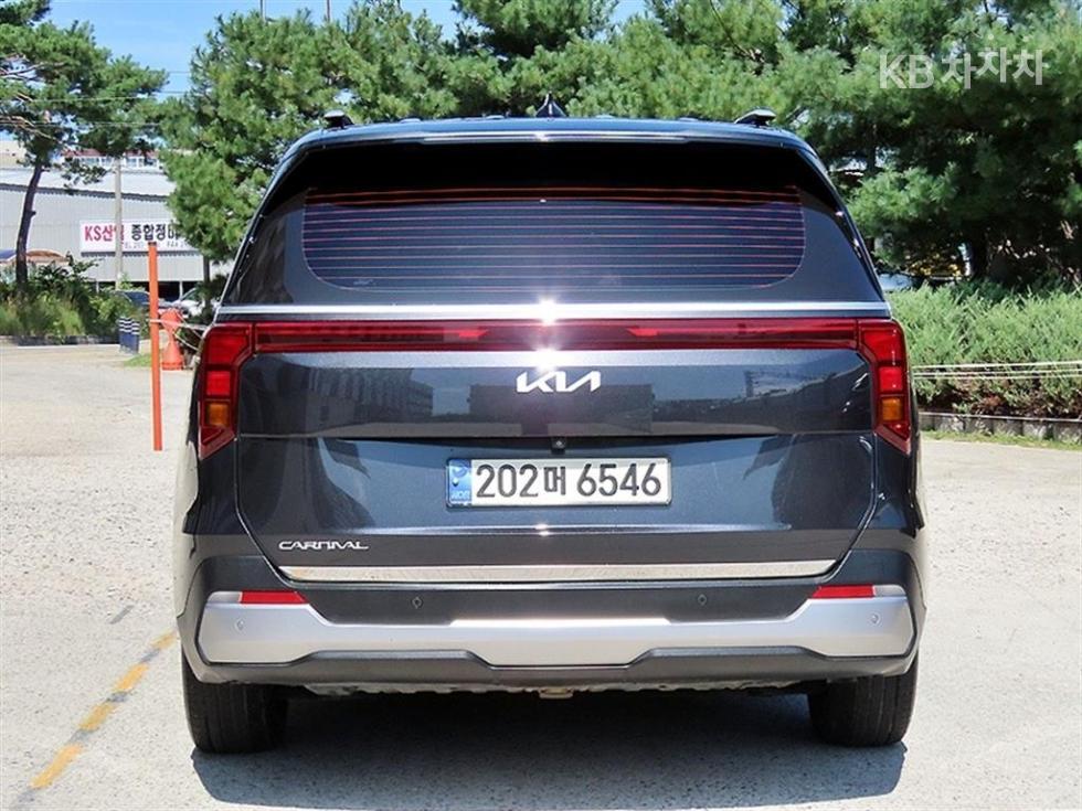 Kia Carnival — miniaturë 4