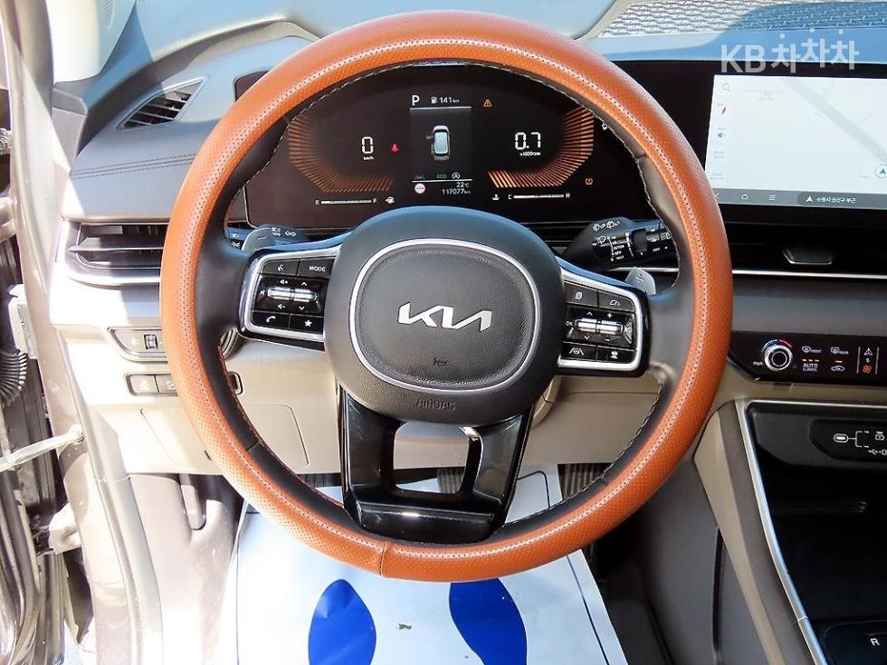 Kia Carnival — miniaturë 9