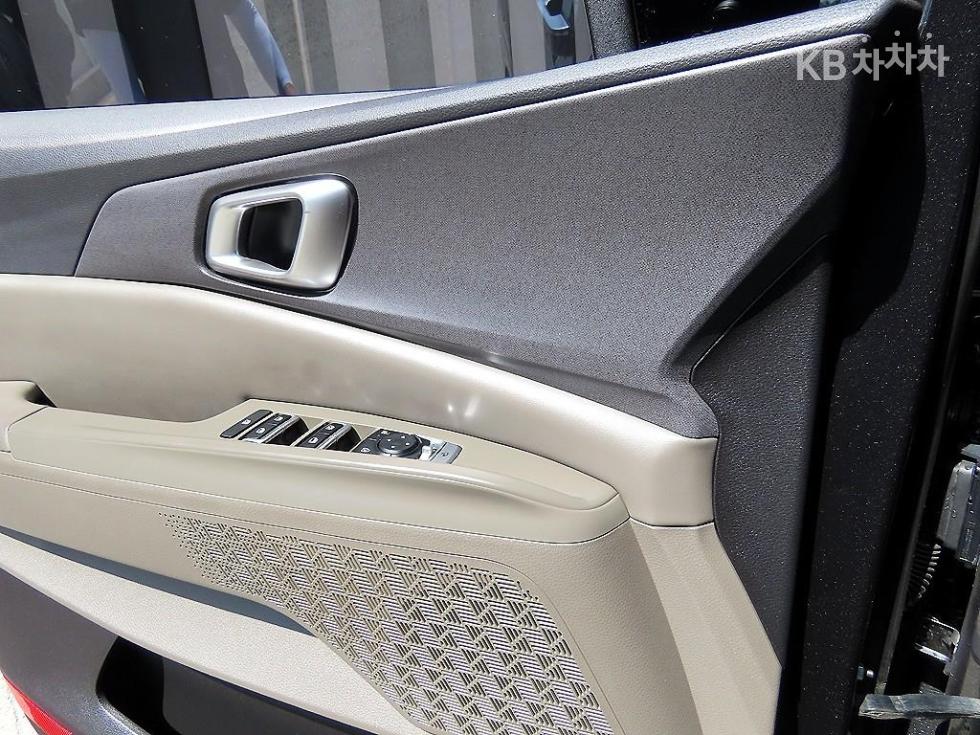 Kia Carnival — miniaturë 12