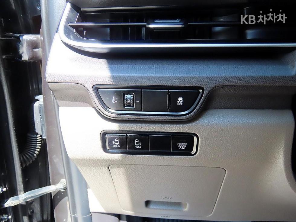 Kia Carnival — miniaturë 13