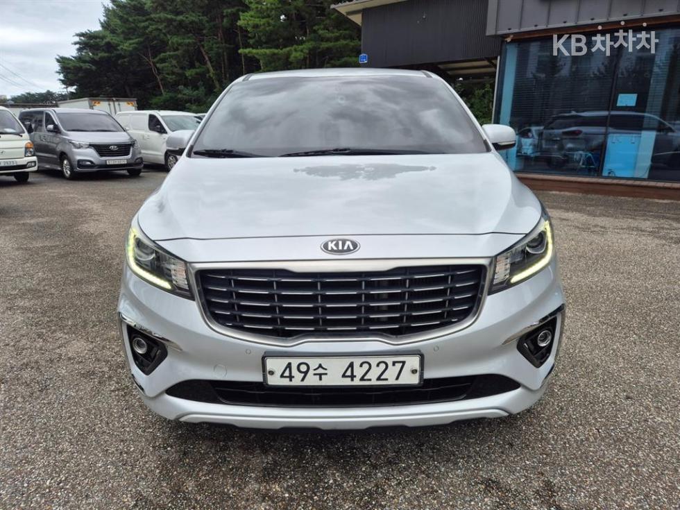 Kia Carnival 9인승 2.2 디젤 프레스티지 — foto 1