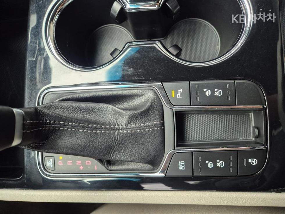 Kia Carnival — miniaturë 13