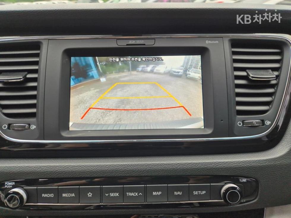 Kia Carnival — miniaturë 17