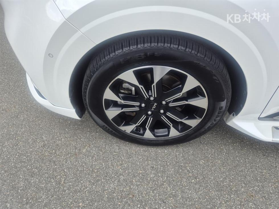 Kia Carnival — miniaturë 12