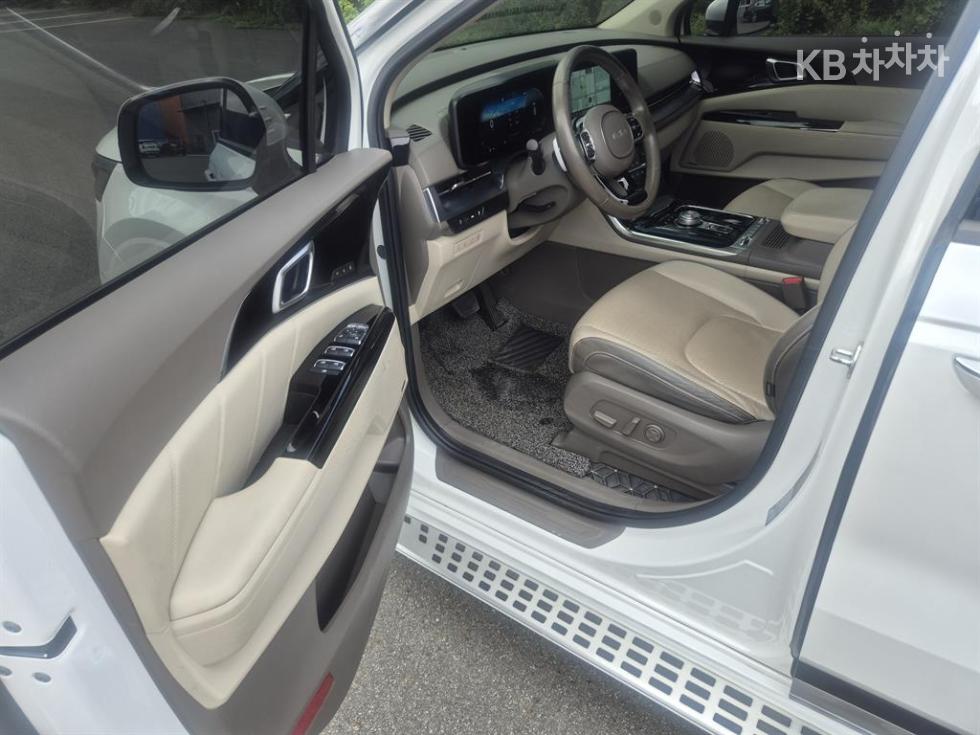 Kia Carnival — miniaturë 13