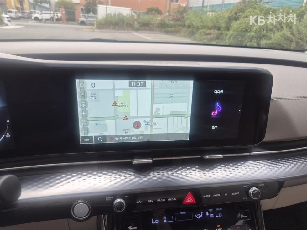 Kia Carnival — miniaturë 16
