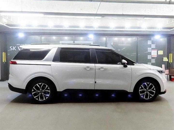Kia Carnival — miniaturë 3