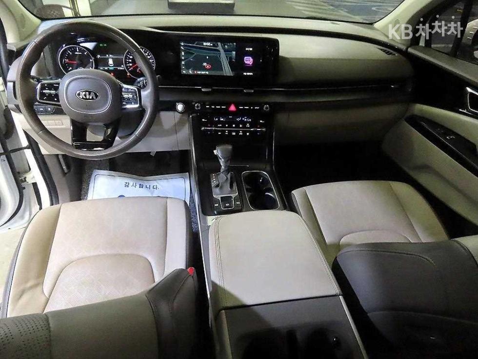 Kia Carnival — miniaturë 10