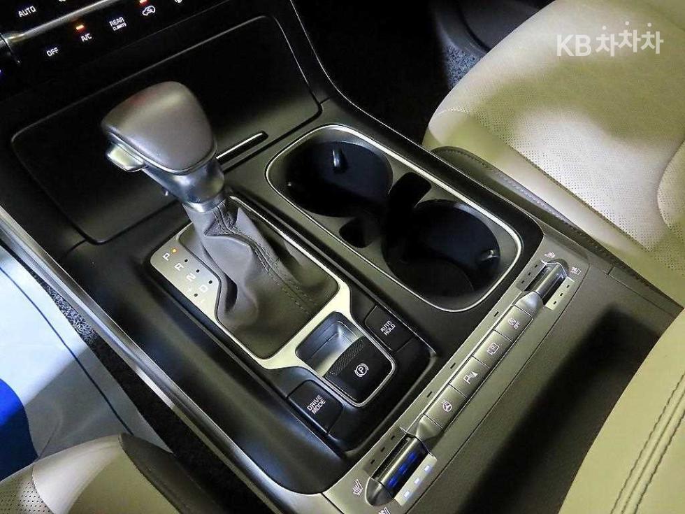 Kia Carnival — miniaturë 12
