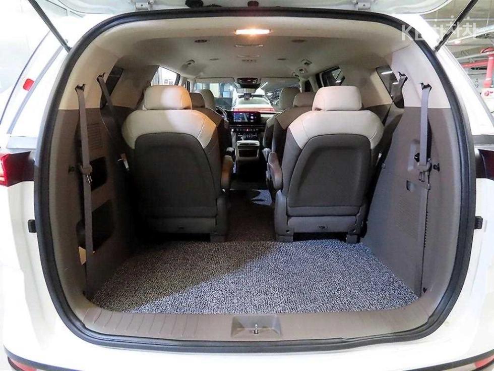 Kia Carnival — miniaturë 18