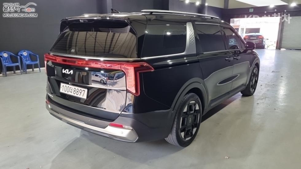 Kia Carnival — miniaturë 2