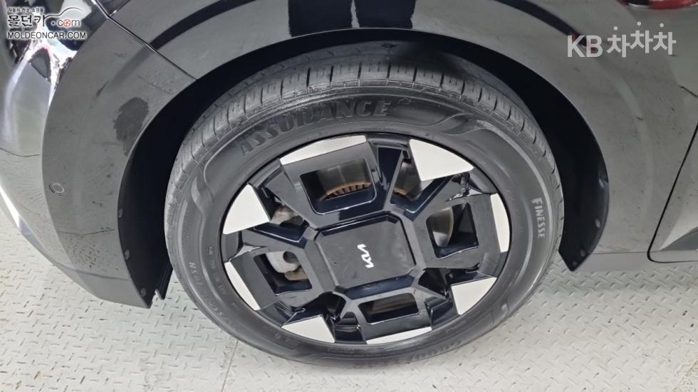 Kia Carnival — miniaturë 6