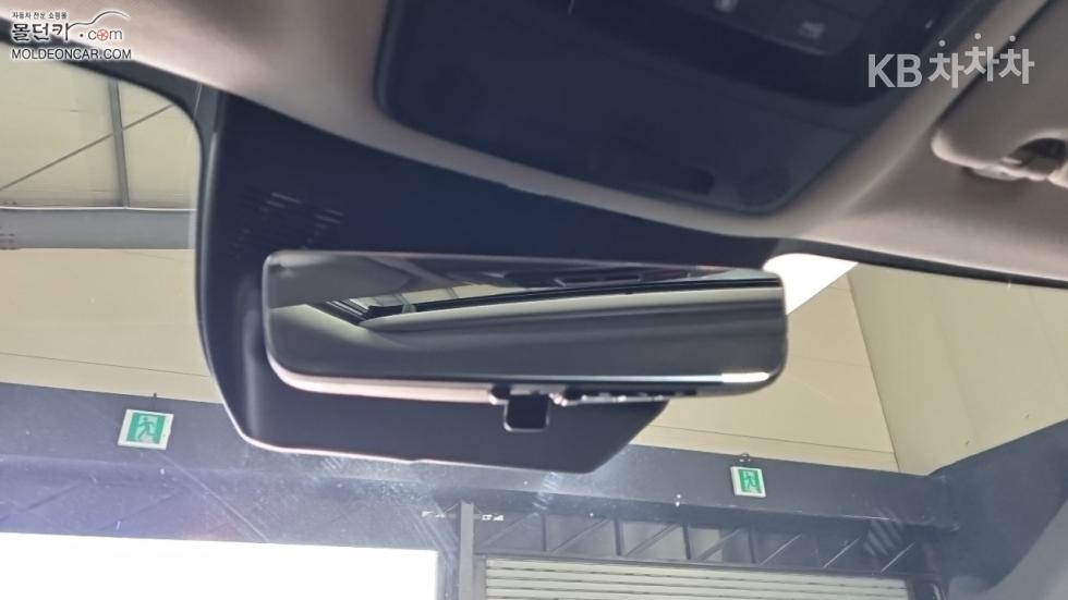 Kia Carnival — miniaturë 15