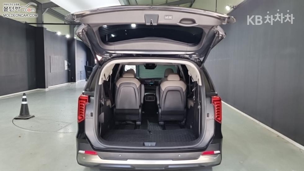 Kia Carnival — miniaturë 18