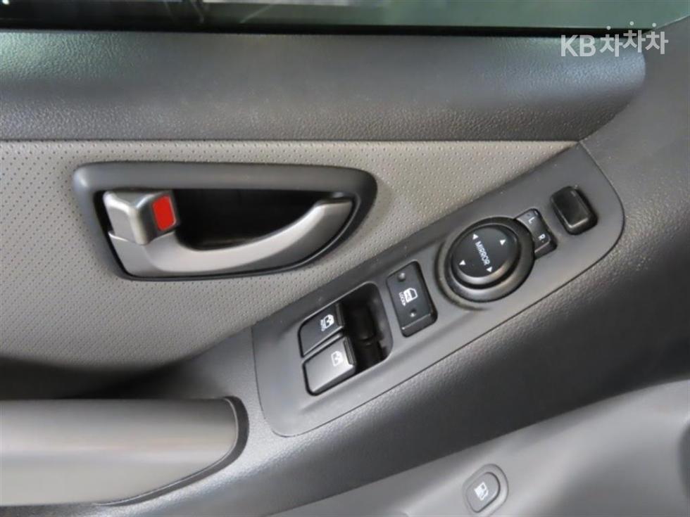 Hyundai Starex — miniaturë 12